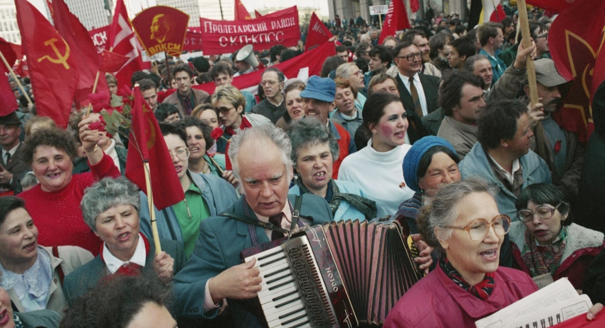 Коммунистический митинг на Воробьевых горах в Москве