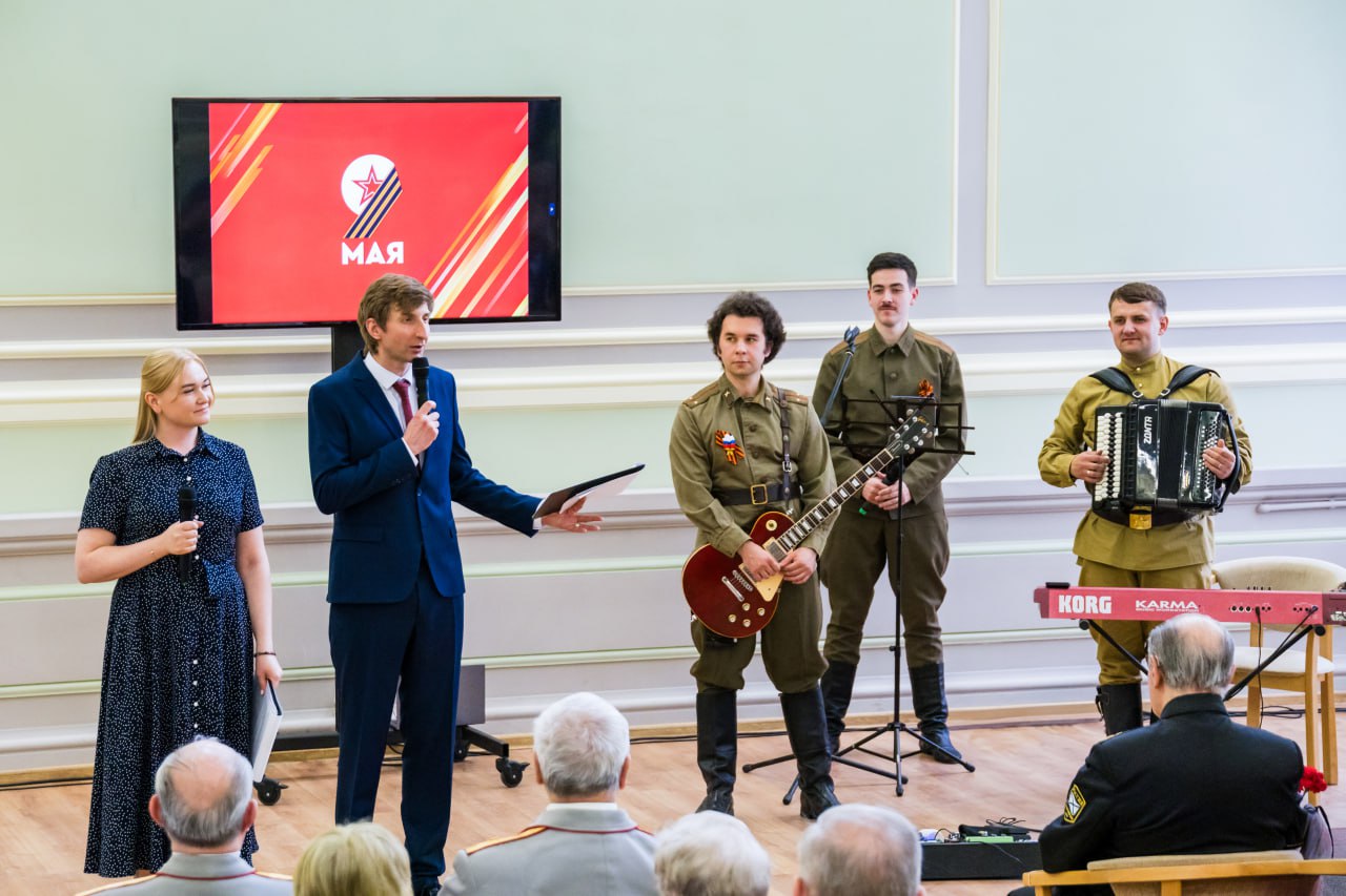 «Газстройпром» поздравил ветеранов с Днем Победы