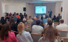 Представитель ЭксПроф рассказывает о новинках на конференции оконщиков в Саратове.
