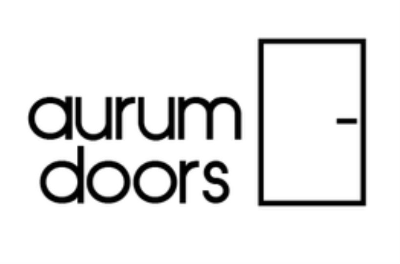 Аурум дорс нижний. Aurum Doors. Логотип Дорс. Аурум Дорс двери. Aurum Doors логотип.