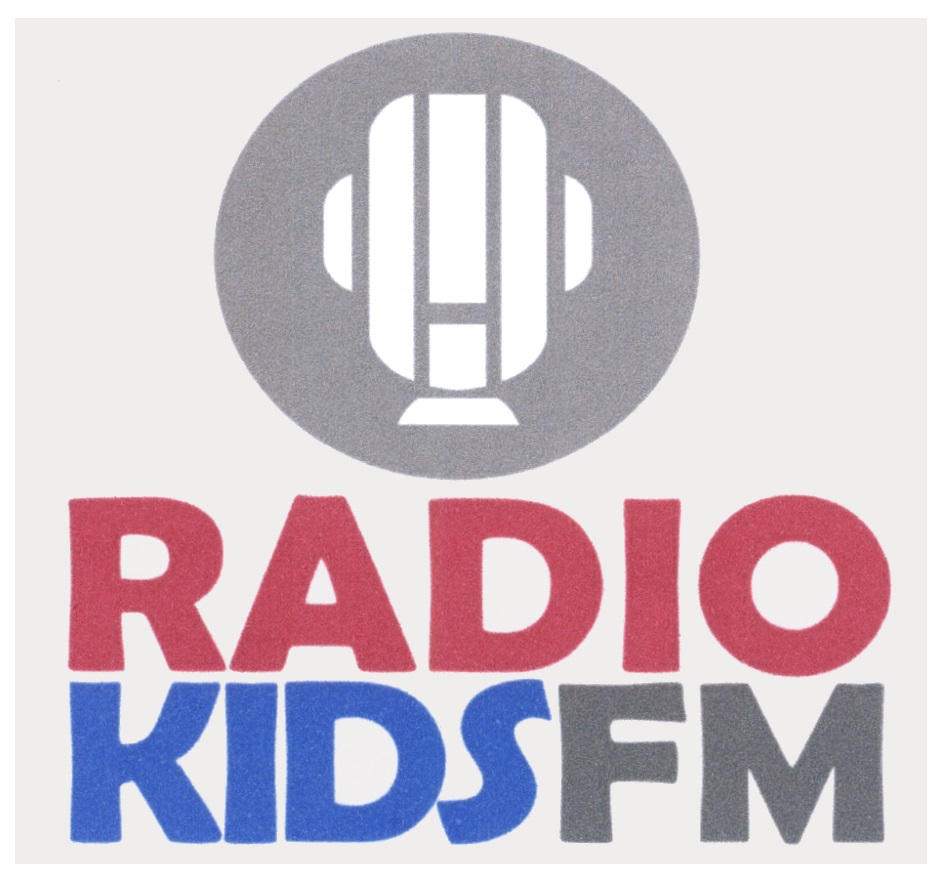 Radio kid. Радио Kids fm. Radio Kids fm Москва. Торговый знак радио-сервис без фона. Радиоооо Сибииииирь.