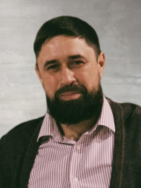Олег Ерастов
