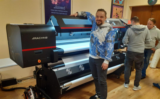 Компания «Димитекс» первой в России установила промышленный принтер для печати по тканям