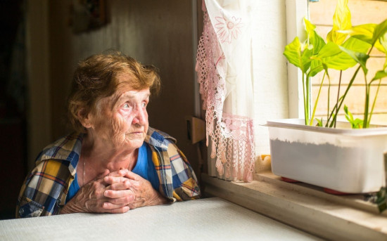 Как понять, что пожилой человек больше не может жить один