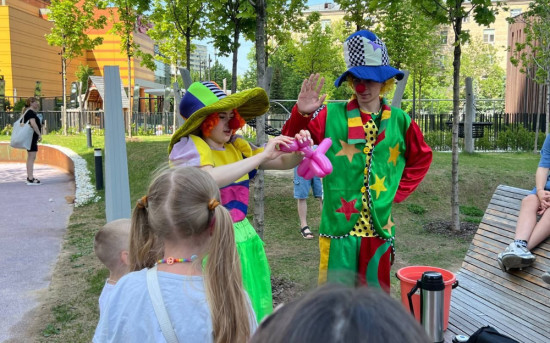 ГК «ВЫСОТА-СЕРВИС» организовала детские праздники на территории своих ЖК
