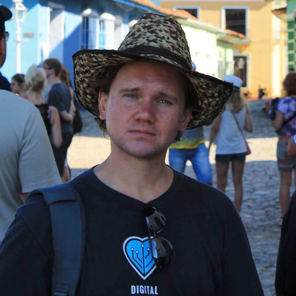 Максим Около-Кулак