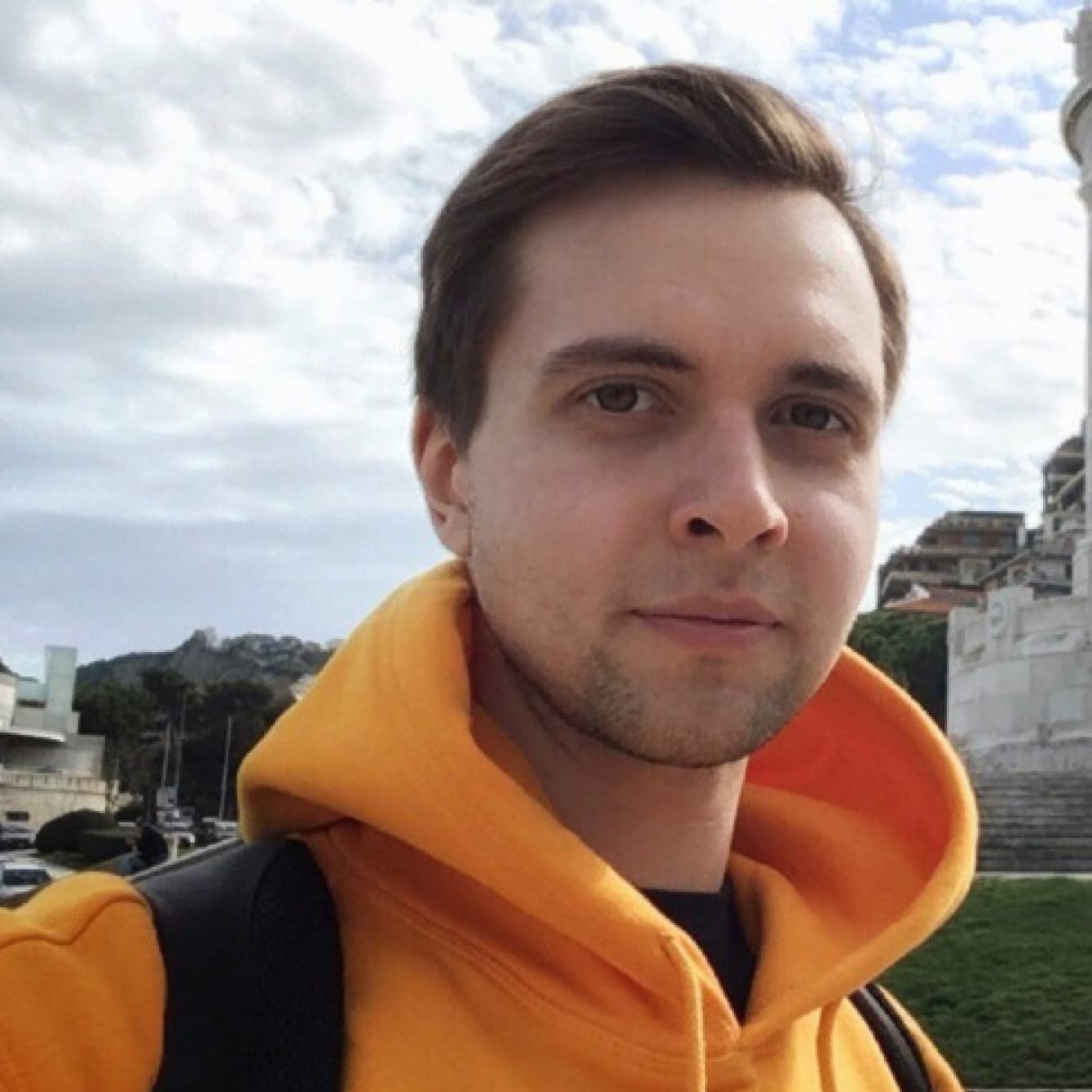 Владислав Толчеев