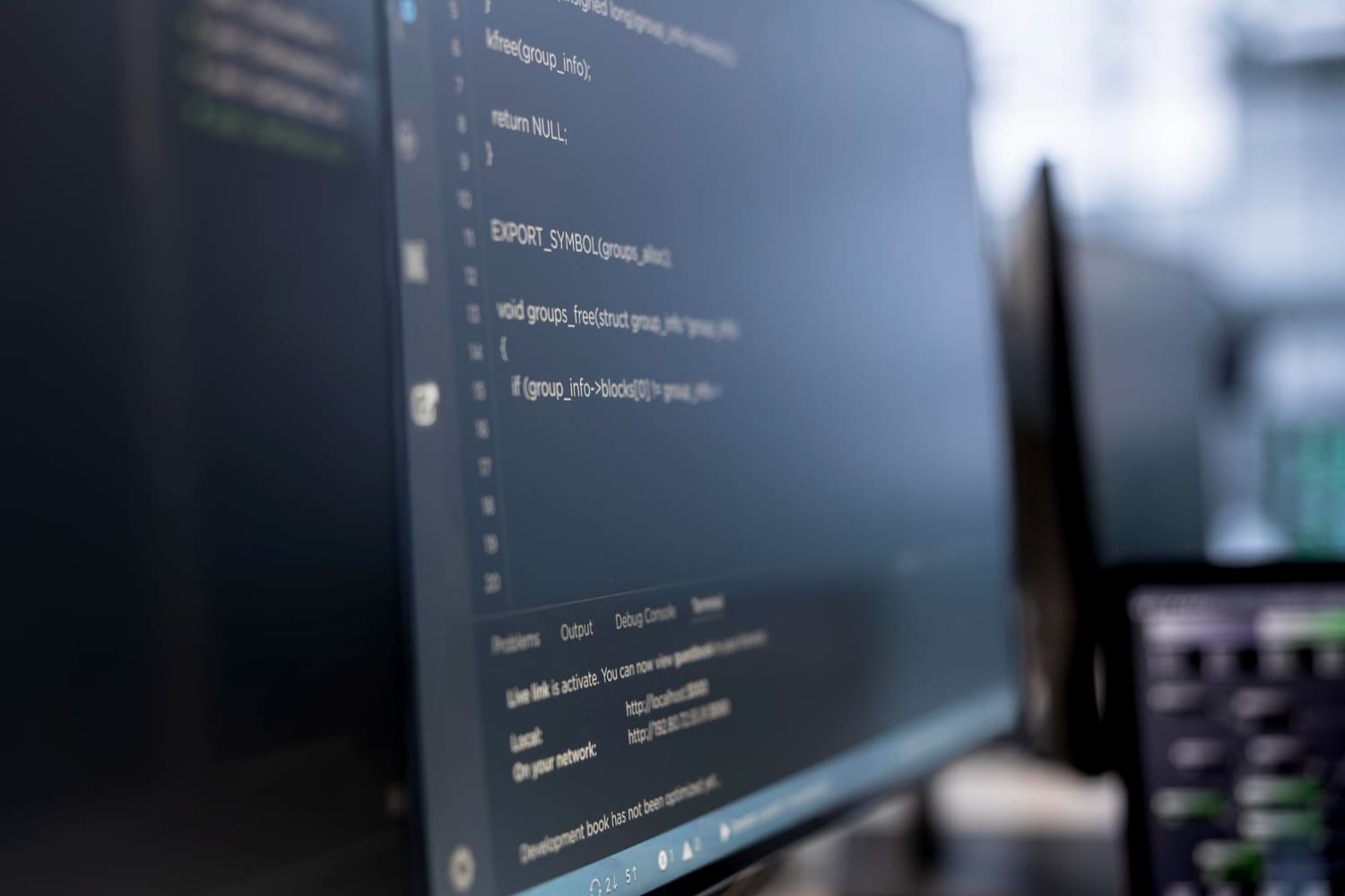 WSL — вариант для веб-разработчиков, позволяющий работать с Linux без полноценной виртуальной машины